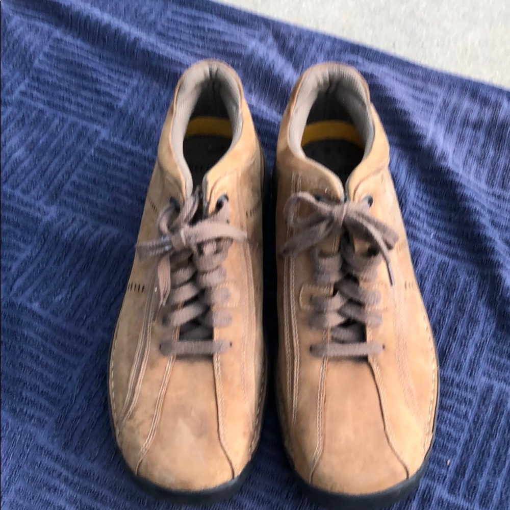 Sketchers shoes